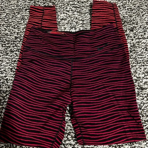 Red and black ombré Nike leggings size medium. Gently used. - Picture 3 of 7